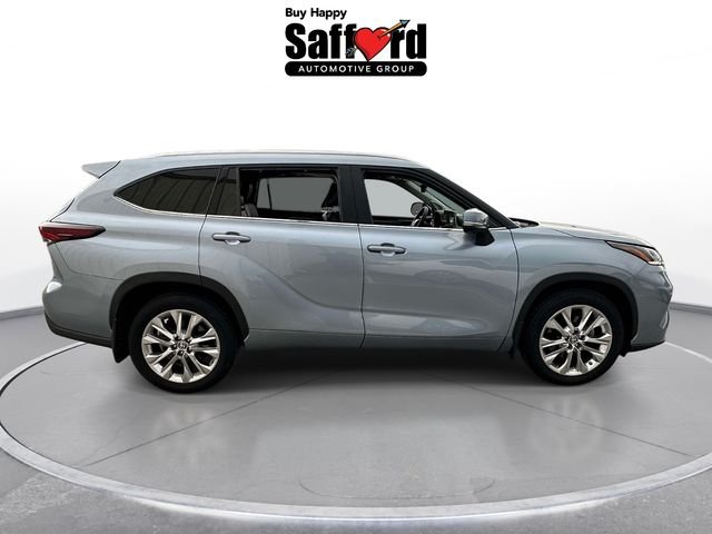 Used 2024  Toyota Limited image 5
