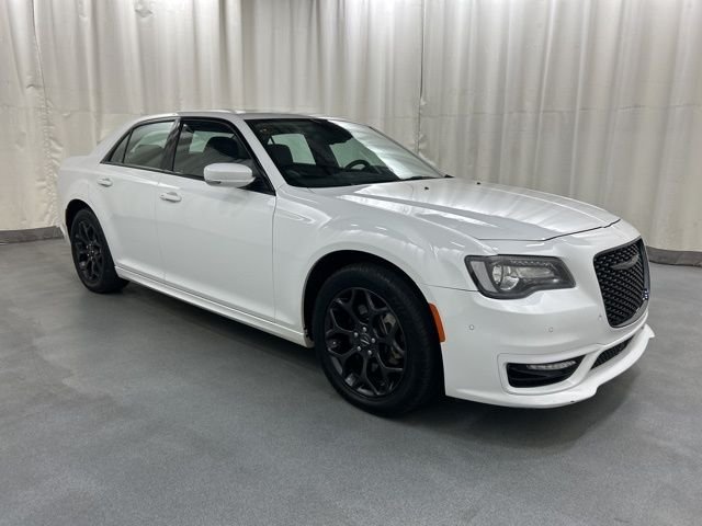 2023 Chrysler 300 Touring L