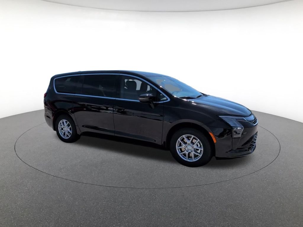 New 2027 Diamond Black Crystal Pearl-Coat Exterior Paint Chrysler  image 6