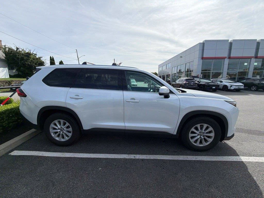 Used 2024 Beige Toyota XLE image 3