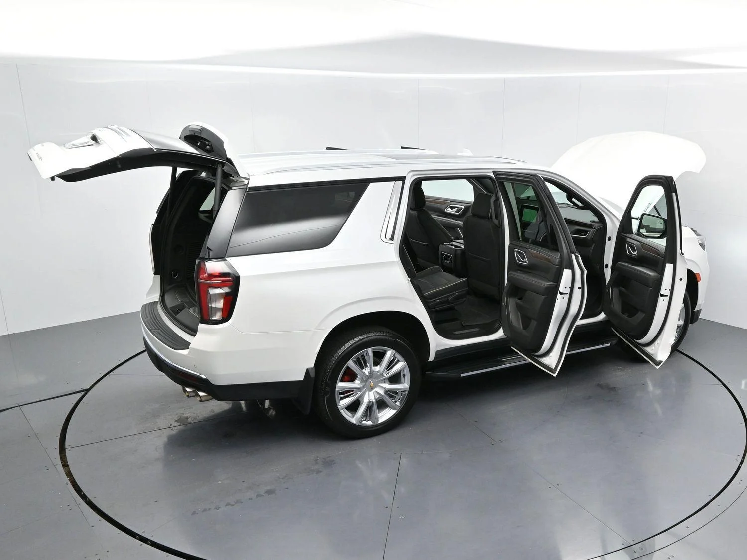 Used 2023 Iridescent Pearl Tricoat Chevrolet Premier image 48