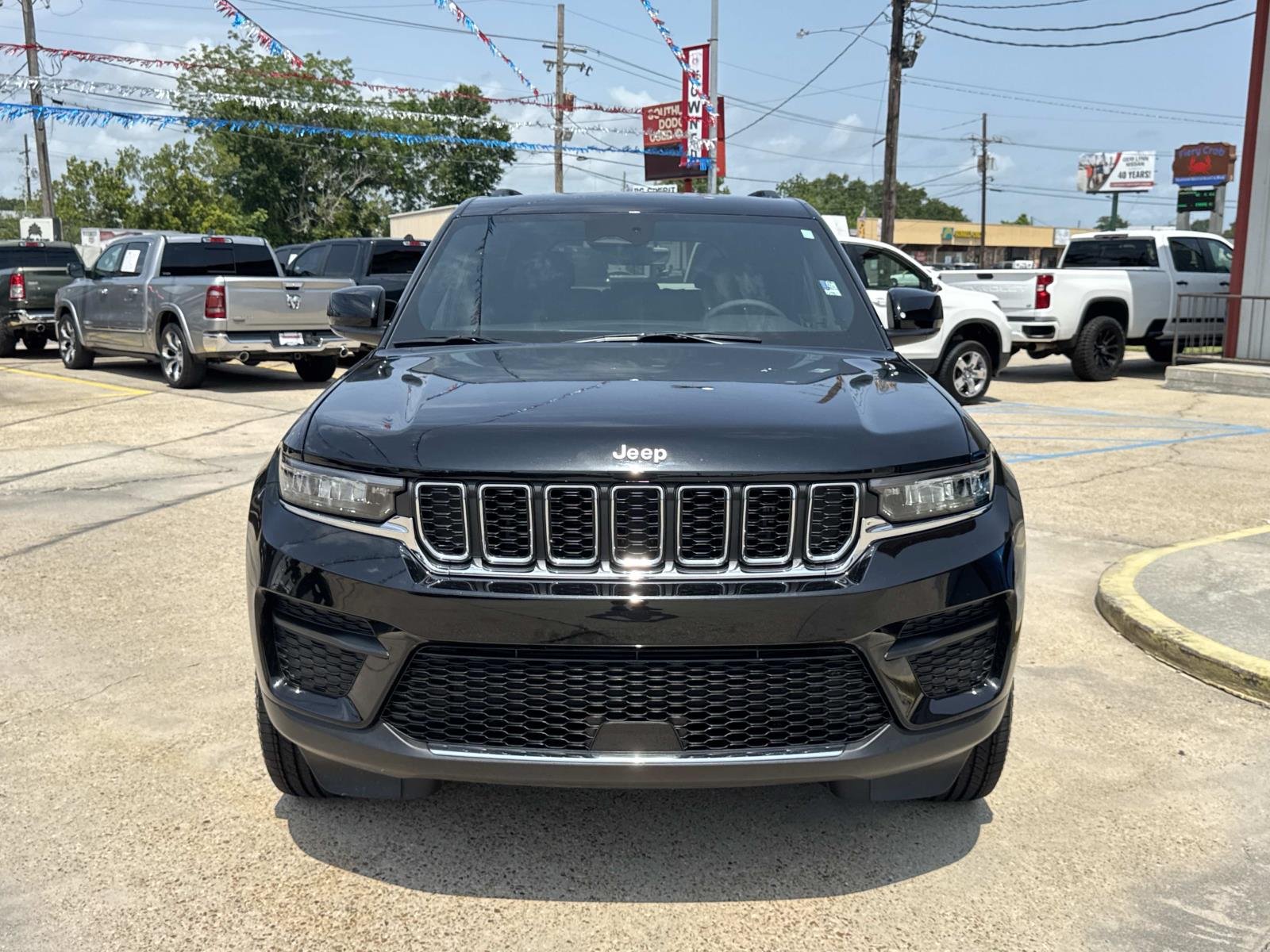 Used 2025 Black Jeep Laredo image 2