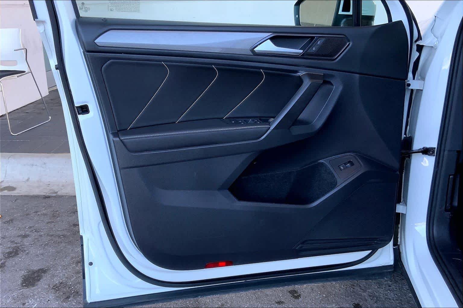 2022 Volkswagen Tiguan SE - Photo 22