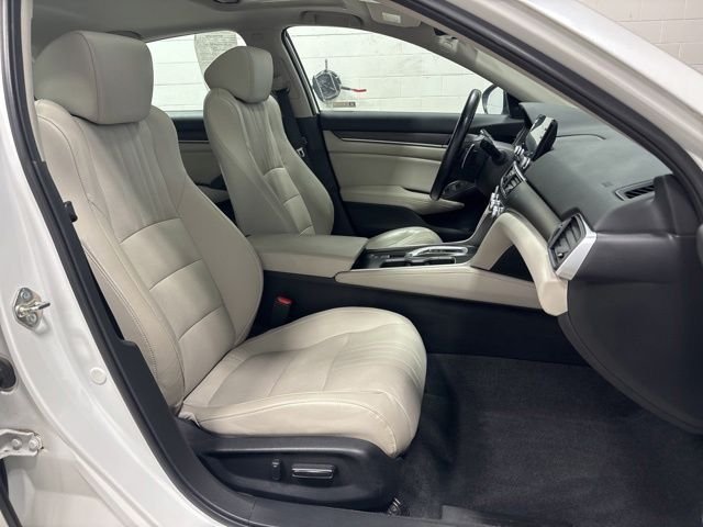 Used 2018 Platinum White Pearl Honda Touring 2.0T image 12