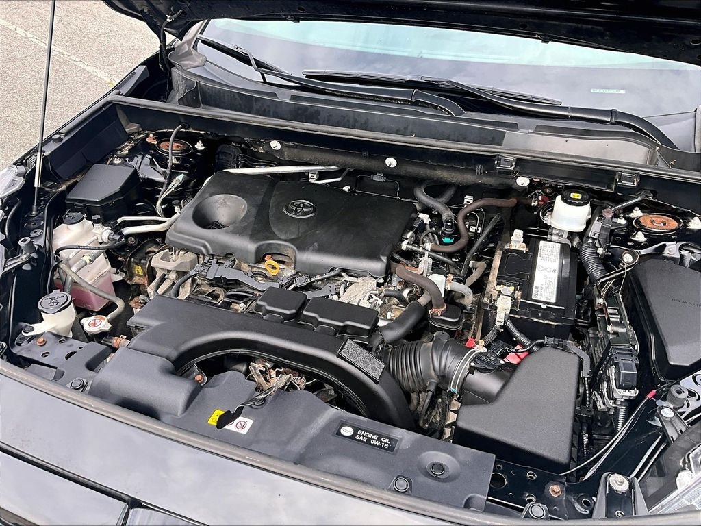 Used 2019 Black Toyota XLE image 33