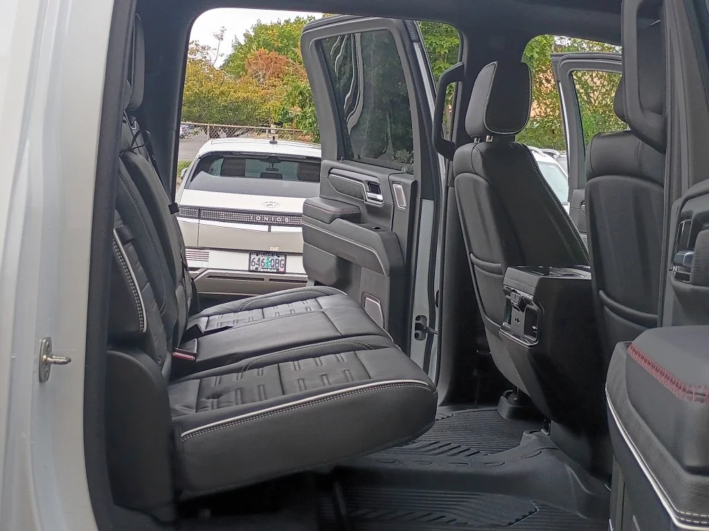 Used 2025 White GMC AT4X image 18