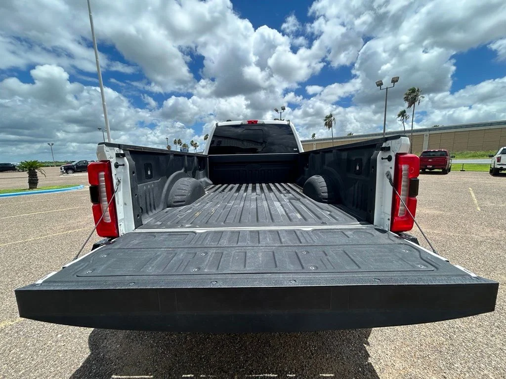Used 2023 White Ford Lariat image 9