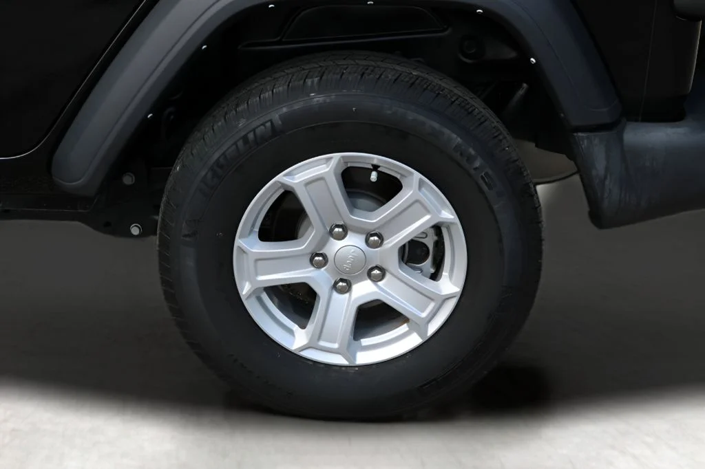 Used 2021 Black Jeep Unlimited Sport S image 9