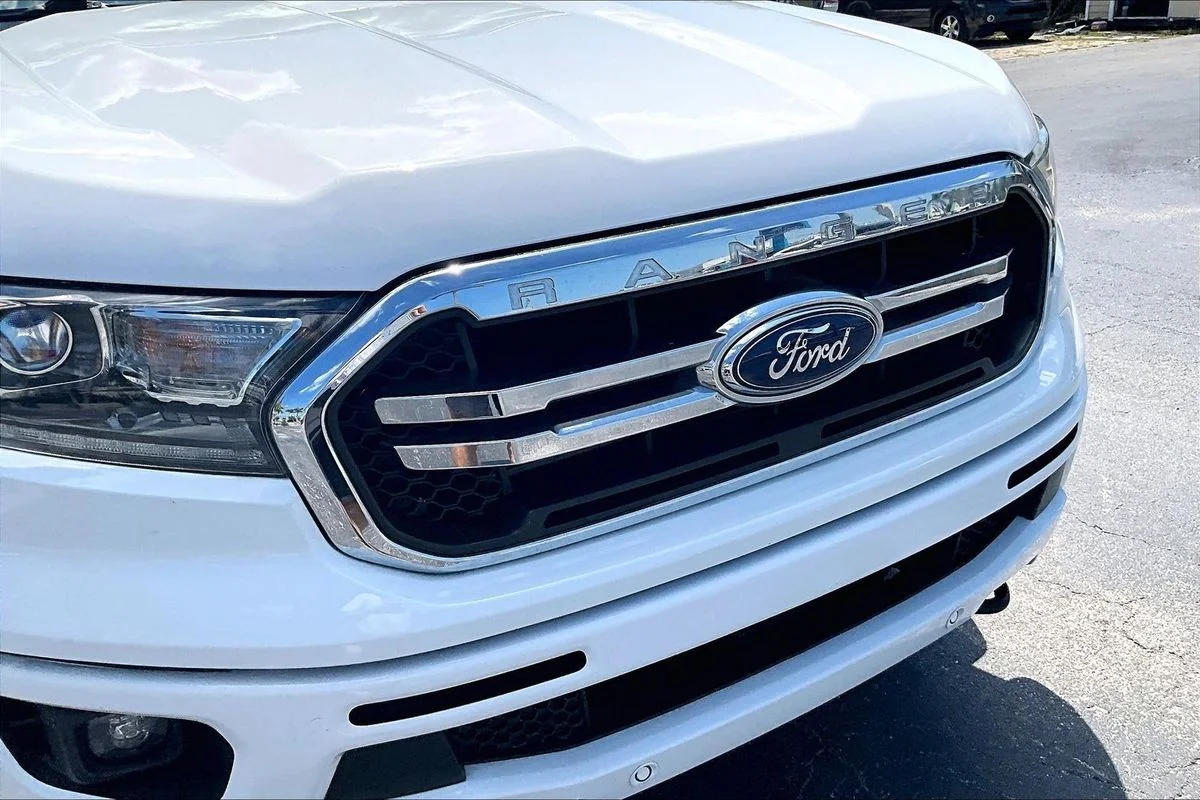 Used 2019  Ford LARIAT image 36