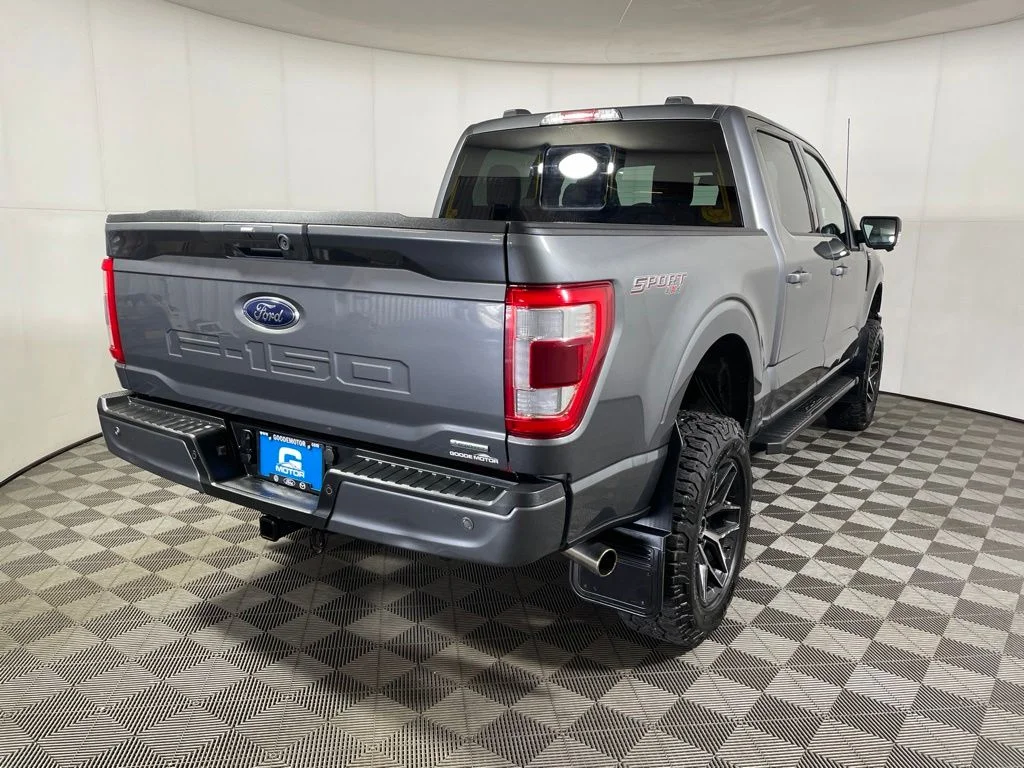 Used 2023  Ford Lariat image 8