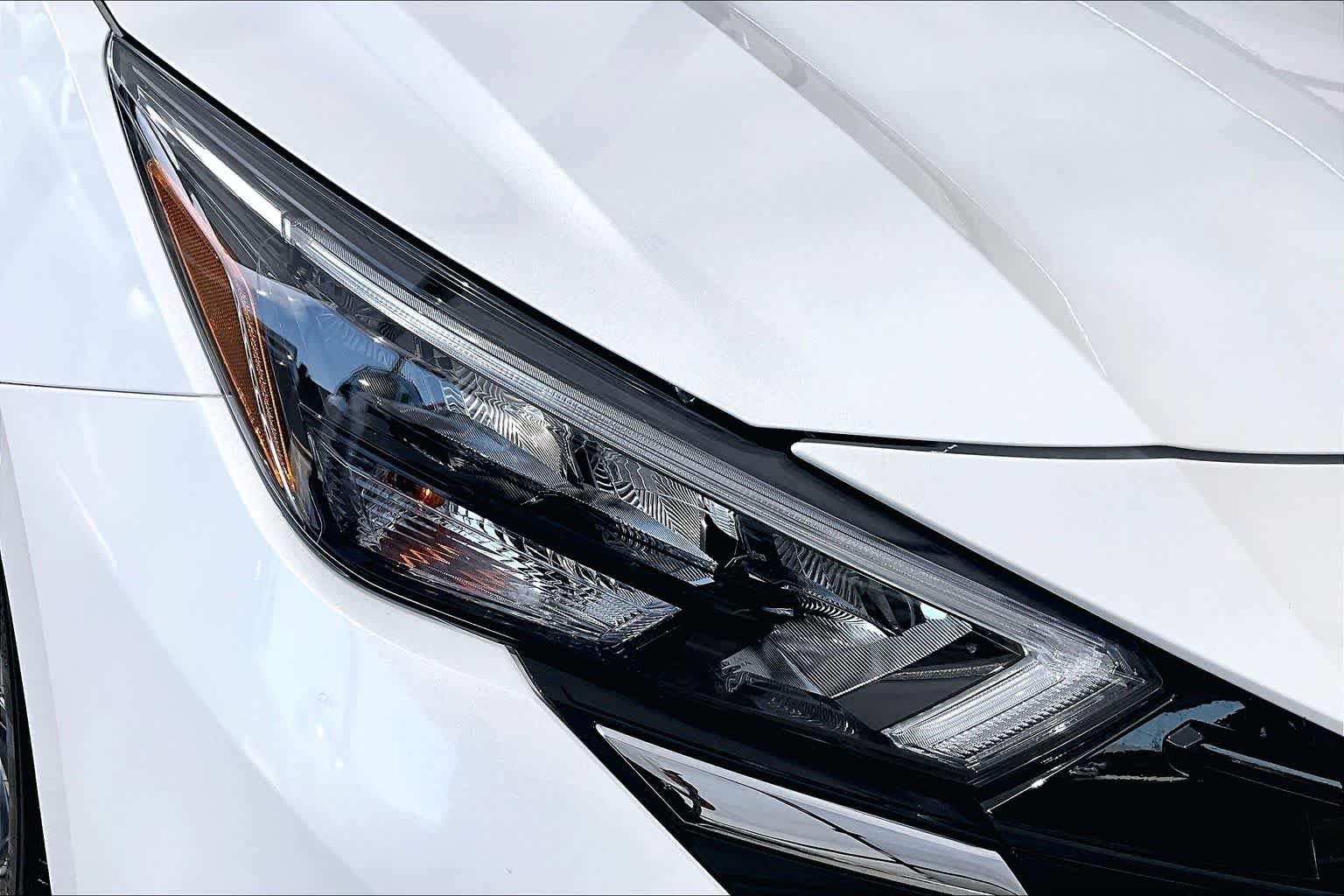 2025 Nissan Versa Sedan SV - Photo 27