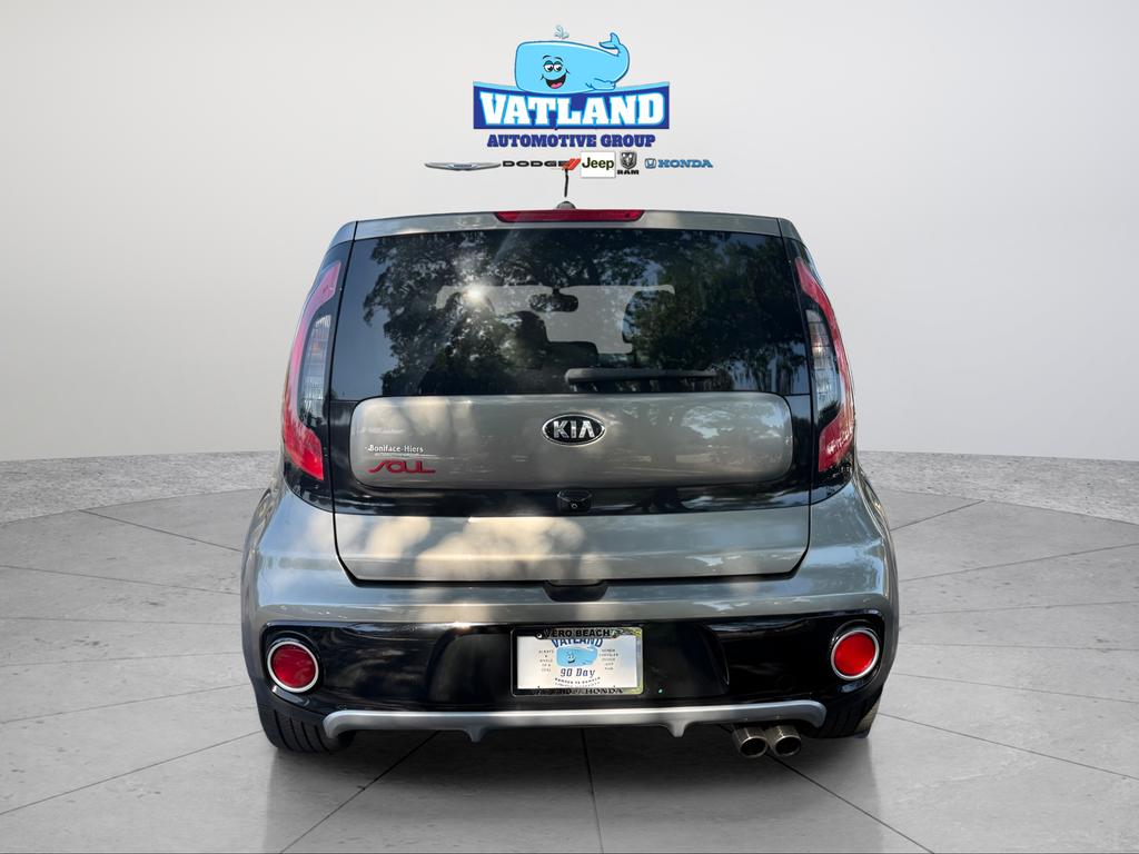 Used 2018 Gray Kia Exclaim image 4