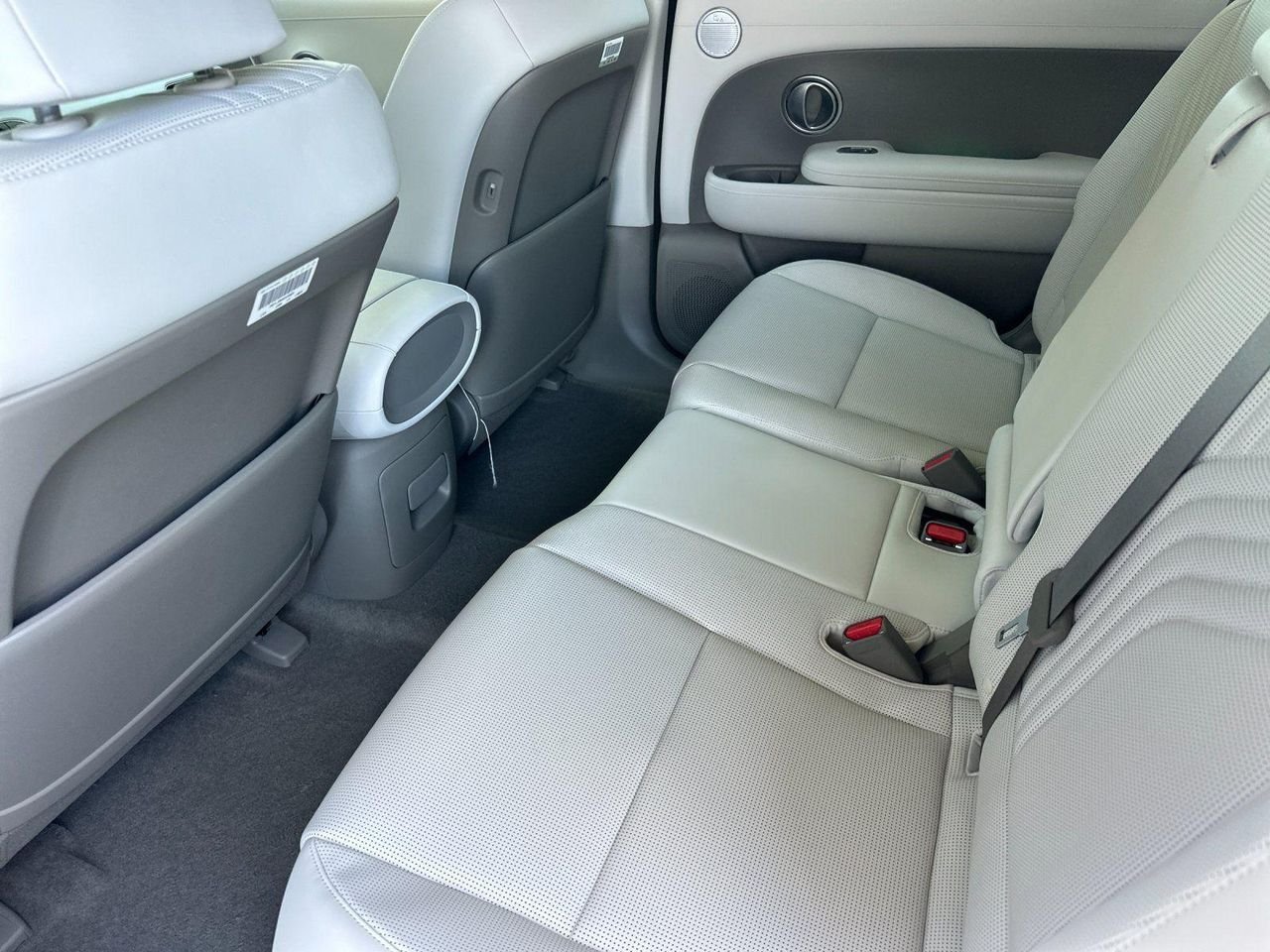New 2026 White Hyundai SEL Premium 8P image 11