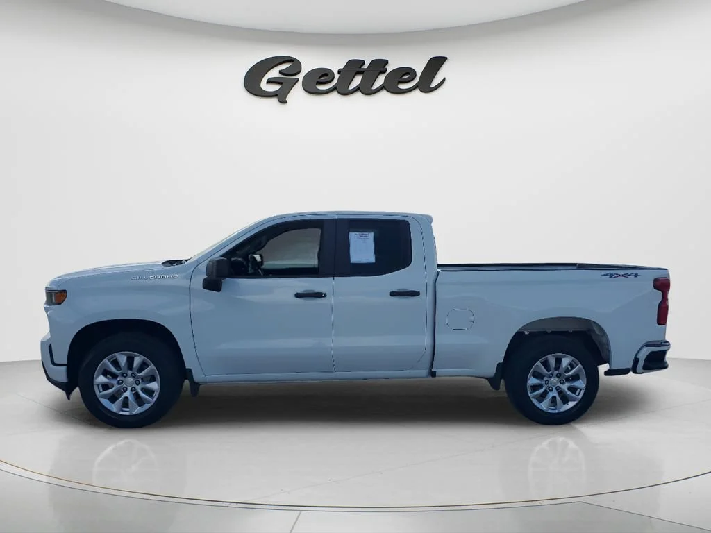 Used 2019 SUMMIT WHITE Chevrolet Custom image 8