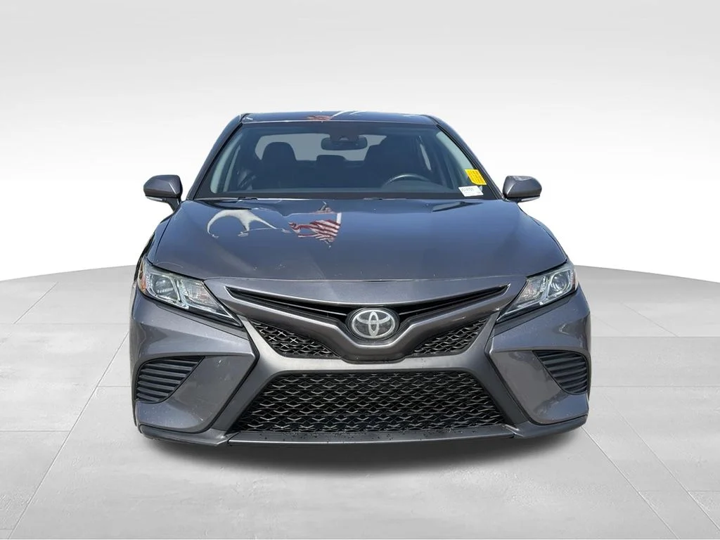 Used 2018 Gray Toyota SE image 24