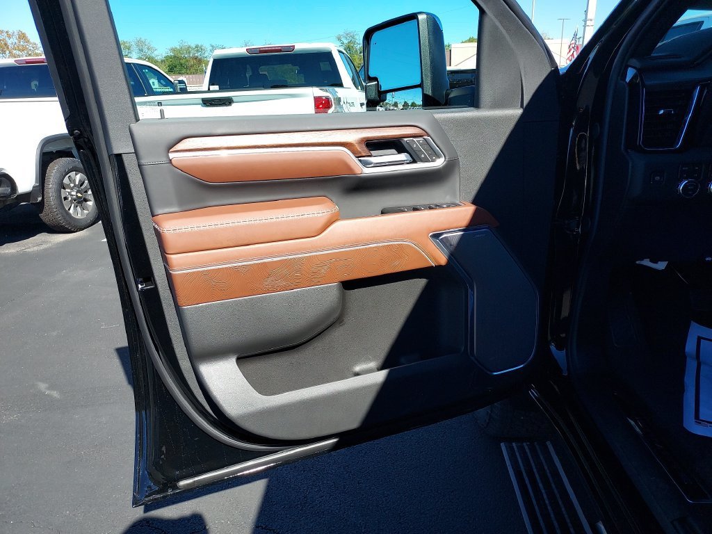 New 2026 Onyx Black GMC Denali Ultimate image 12
