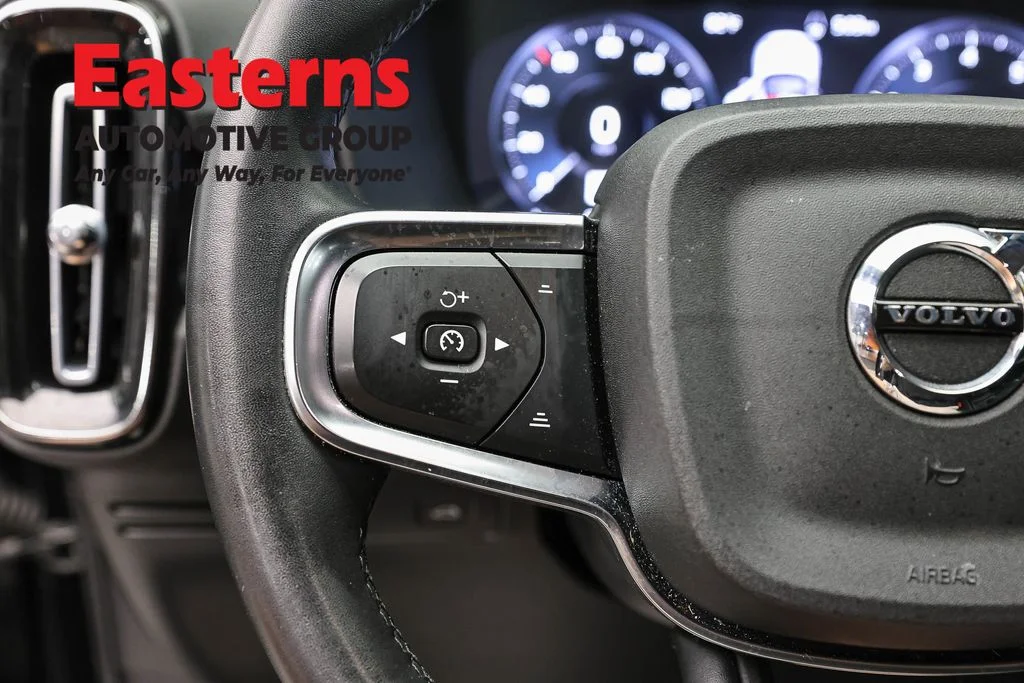 Used 2022 Black Volvo Momentum image 15