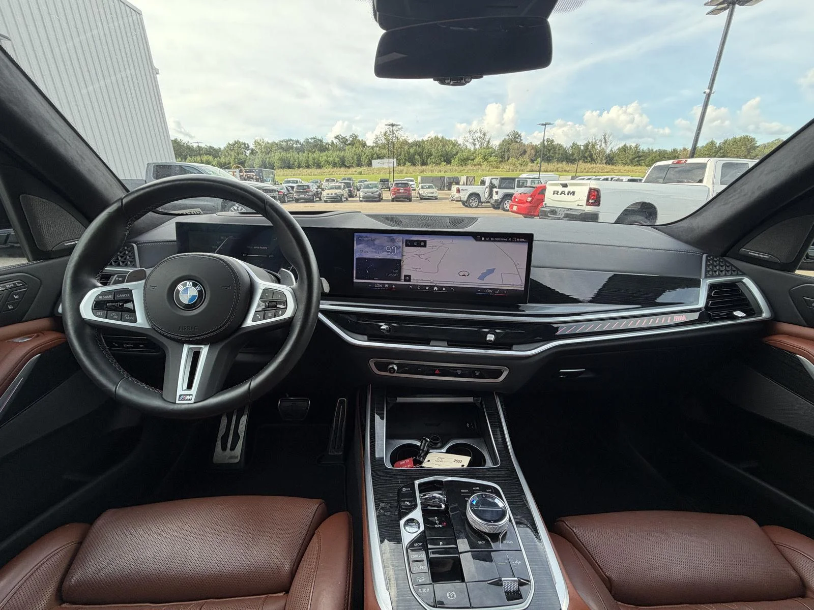 Used 2025 Black Sapphire Metallic BMW M60i image 7