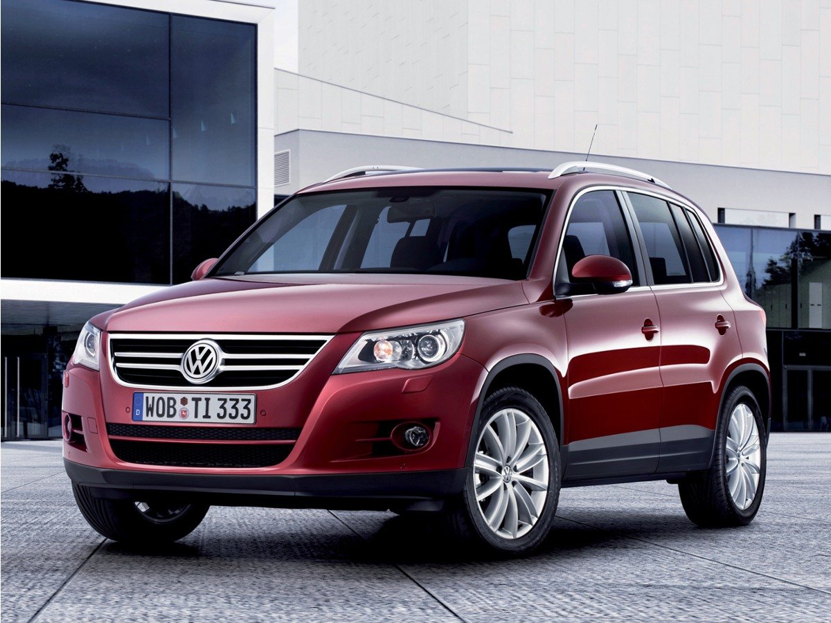 Used 2011  Volkswagen  image 2