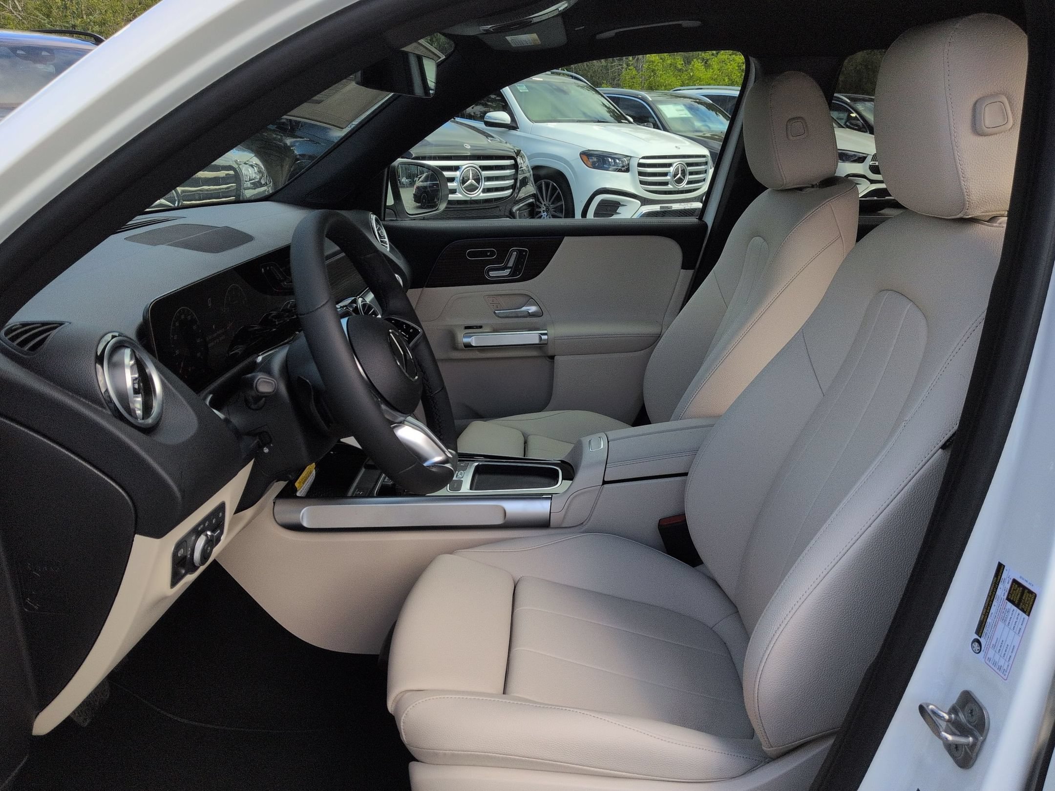 New 2026 Polar White Mercedes-Benz GLB 250 image 52