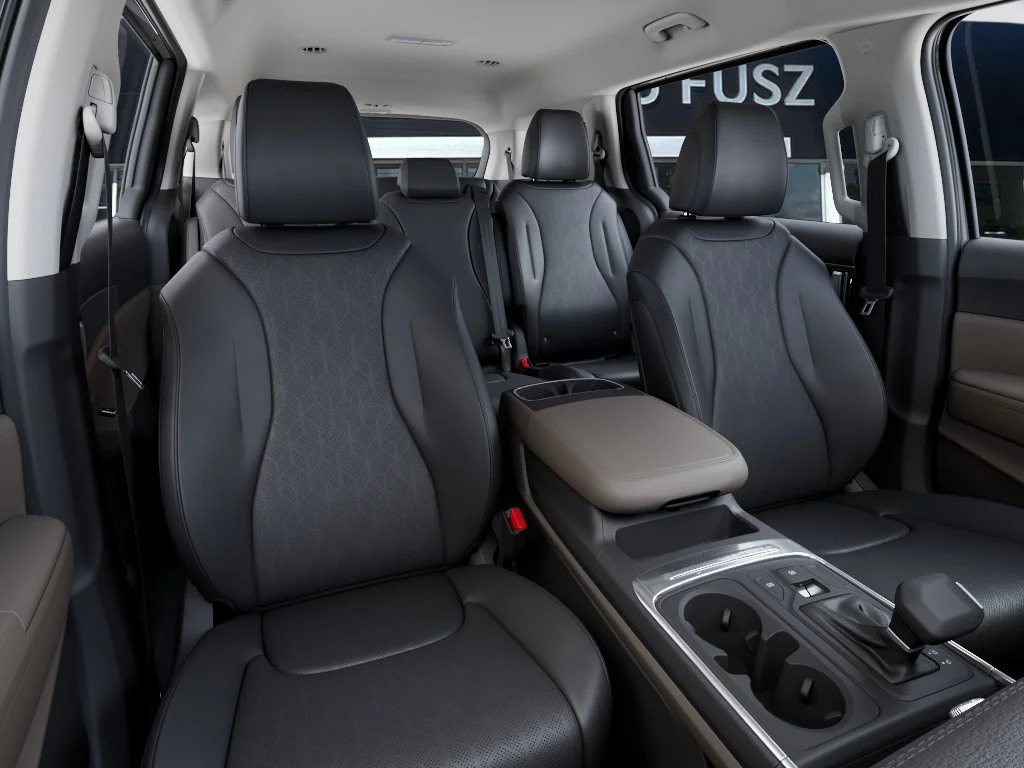 New 2027 Ceramic Silver Kia LXS image 15