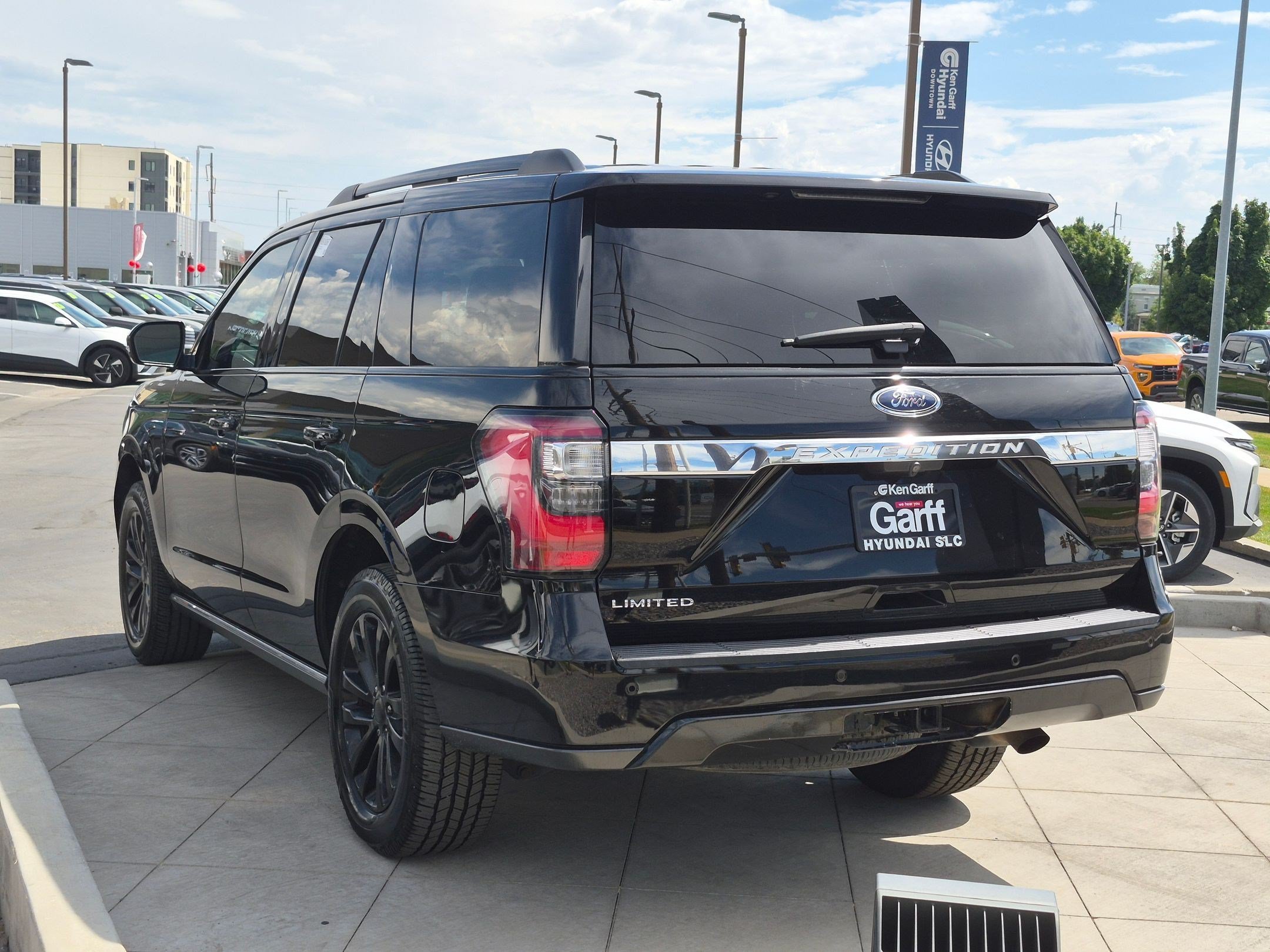 Used 2019 White Ford Limited image 5