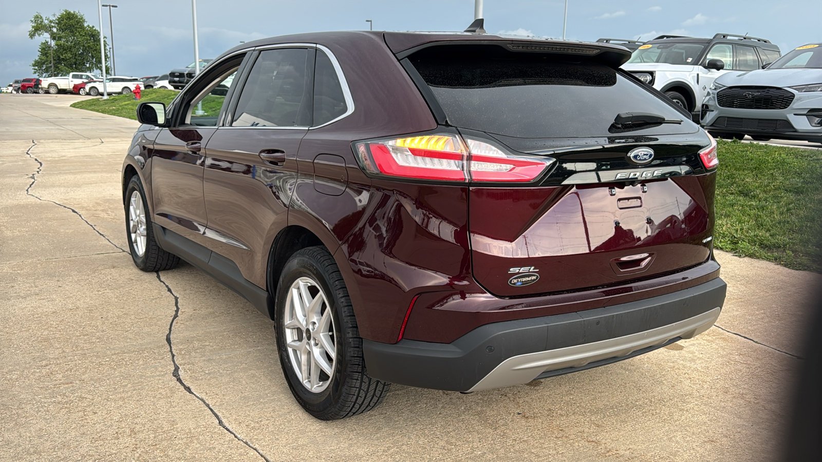 Used 2023 Red Ford SEL image 8