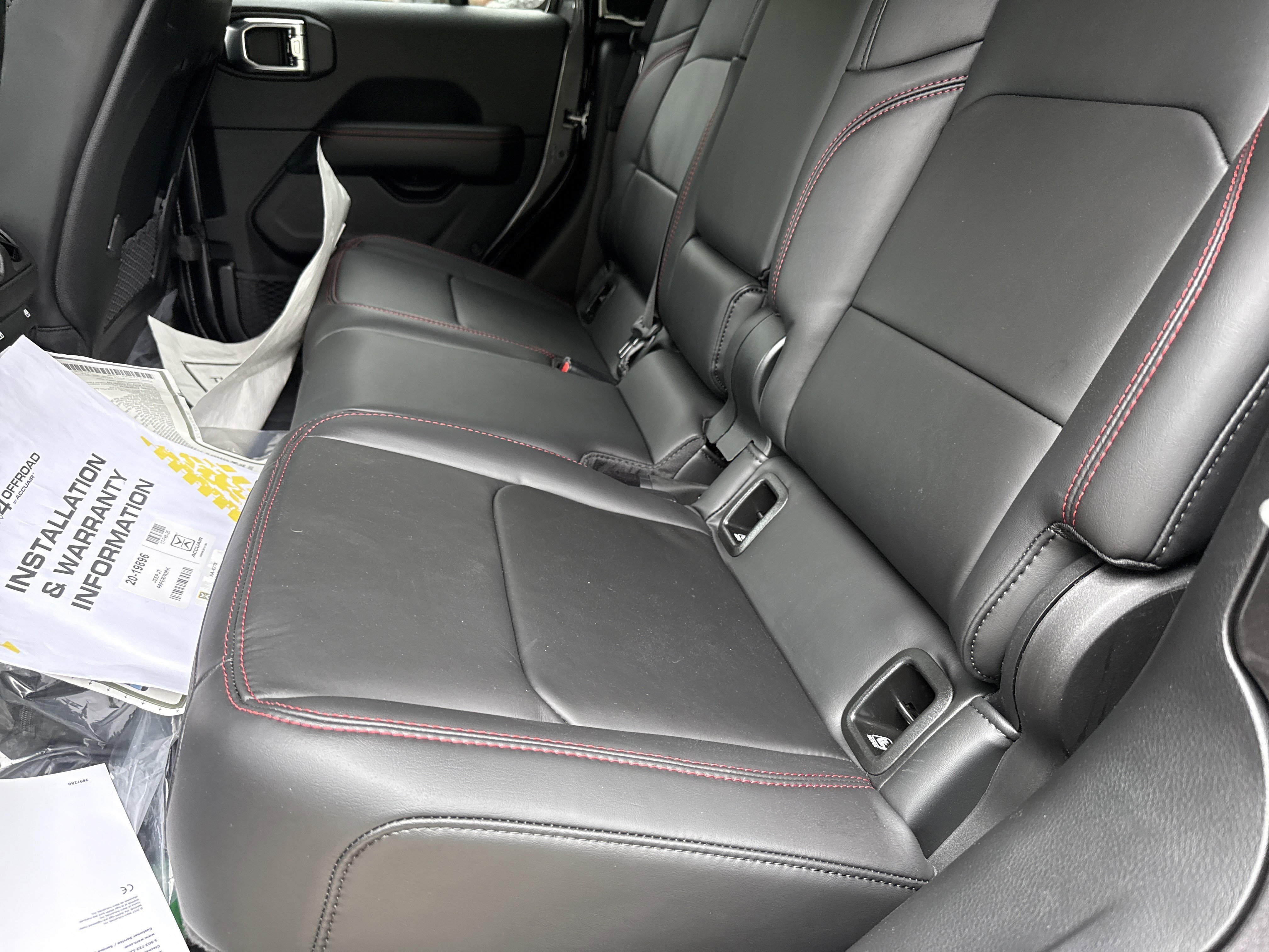 New 2026 Granite Crystal Metallic Clearcoat Jeep Rubicon X image 28