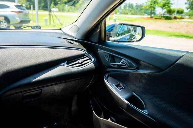 Used 2021 Northsky Blue Metallic Chevrolet LT image 29