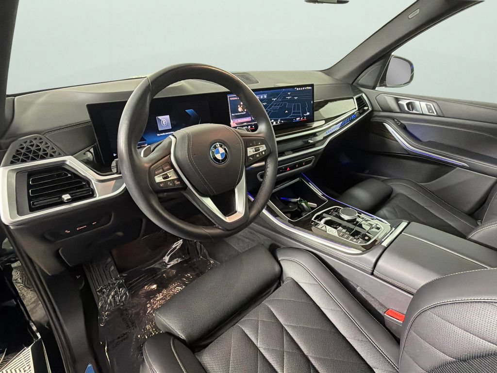 Used 2025 Black BMW xDrive50e image 18