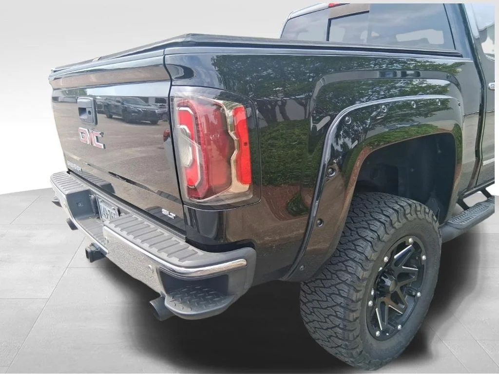 Used 2018 Black GMC SLT image 4