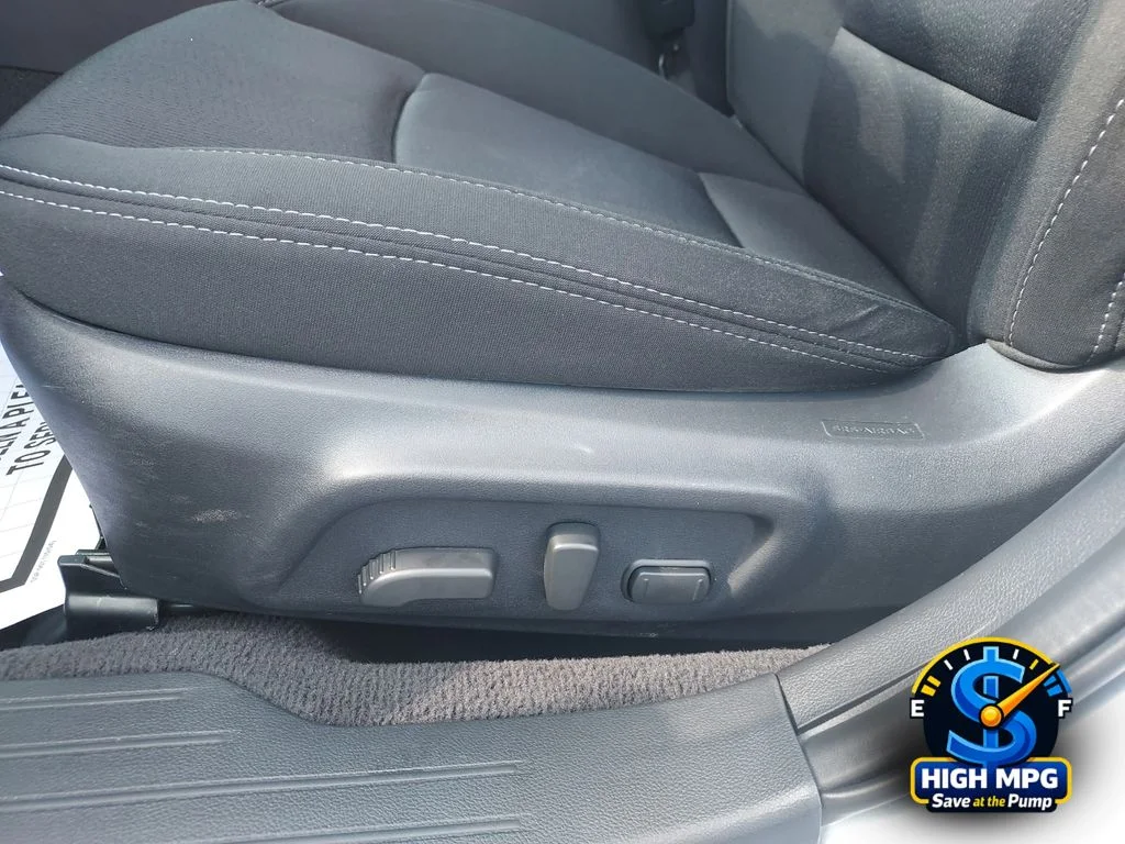 Used 2017 Silver Subaru 2.5i image 10