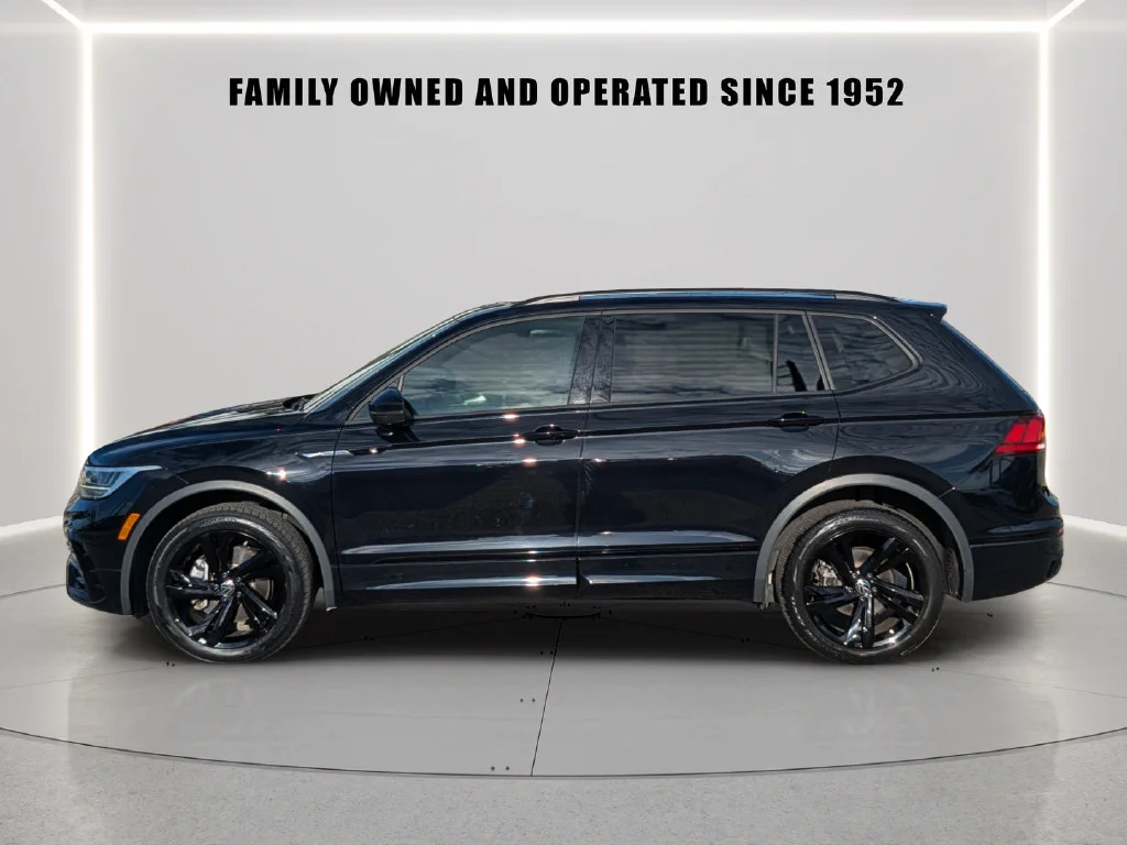 Used 2023 Black Volkswagen 2.0T SE R-Line Black image 3