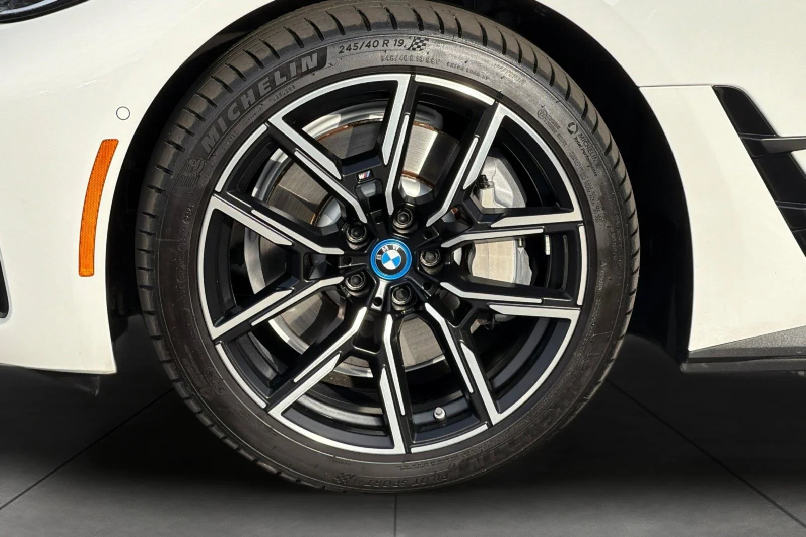 Used 2024 Alpine White BMW eDrive35 image 25