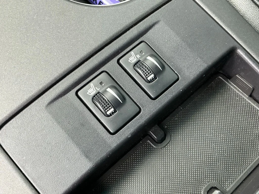 Used 2017 Silver Toyota XLE image 39