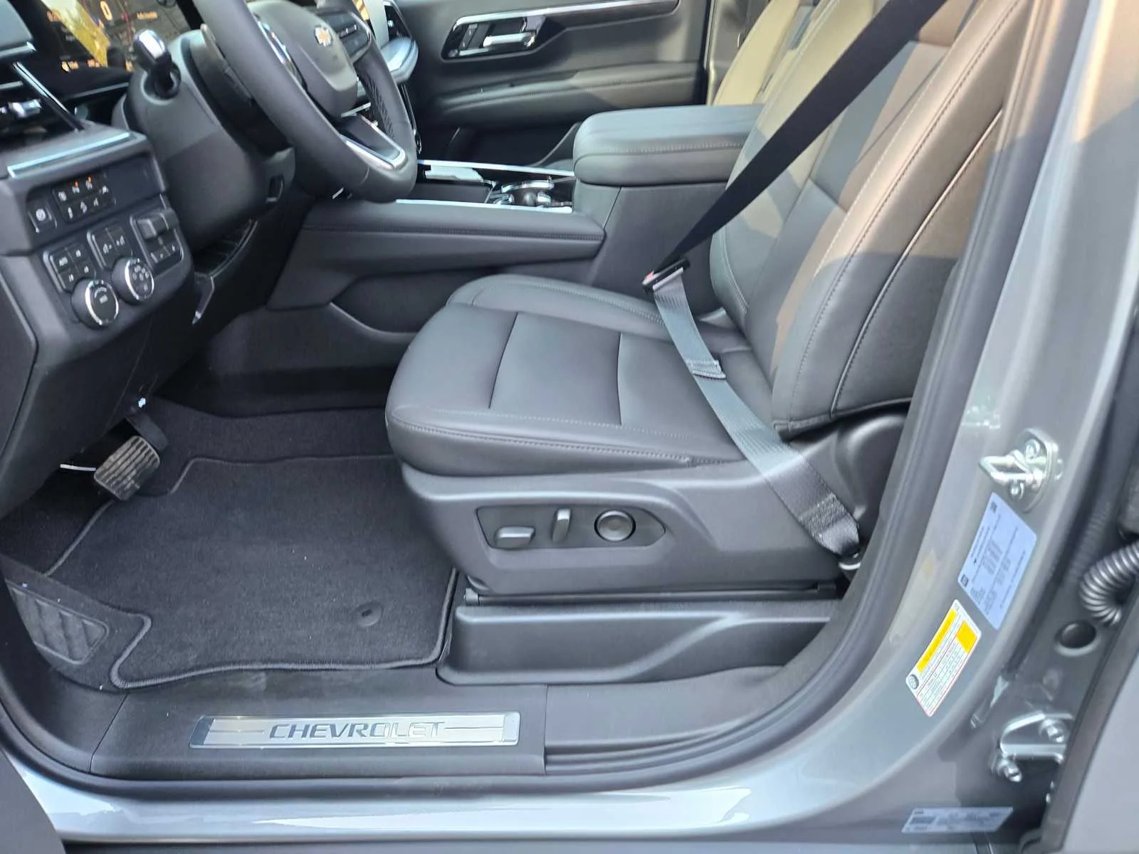 New 2026 Sterling Gray Metallic Chevrolet LT image 18