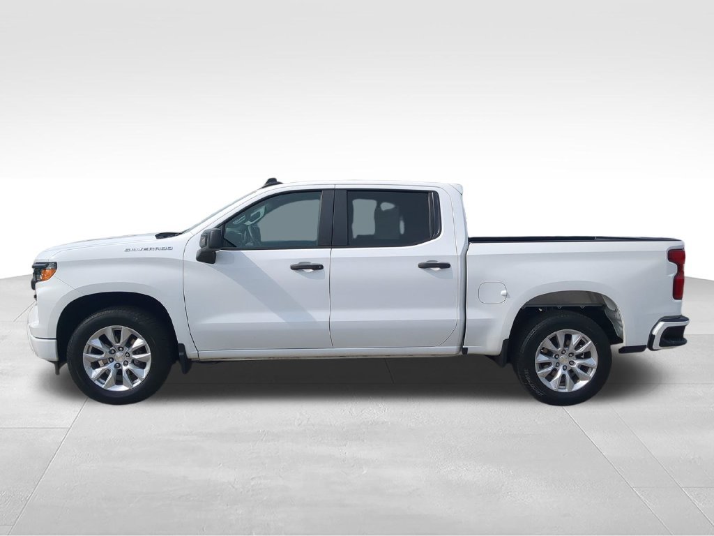 Used 2023 White Chevrolet Custom image 6