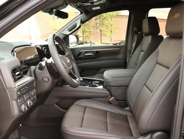 2026 Chevrolet Suburban High Country - Photo 12
