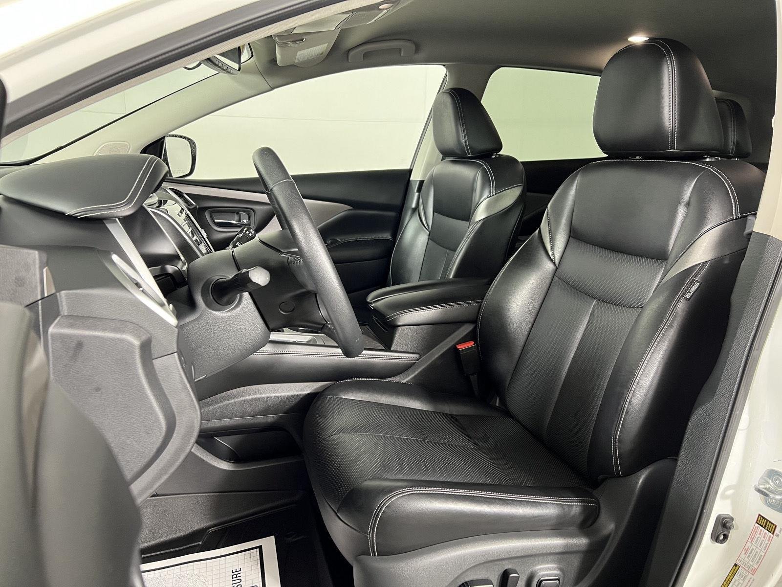 Used 2023 Pearl White Tricoat Nissan SL image 13