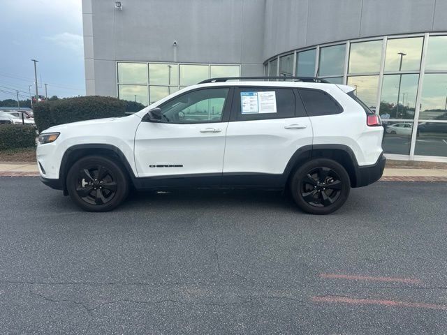 Used 2023 White Jeep Altitude image 11
