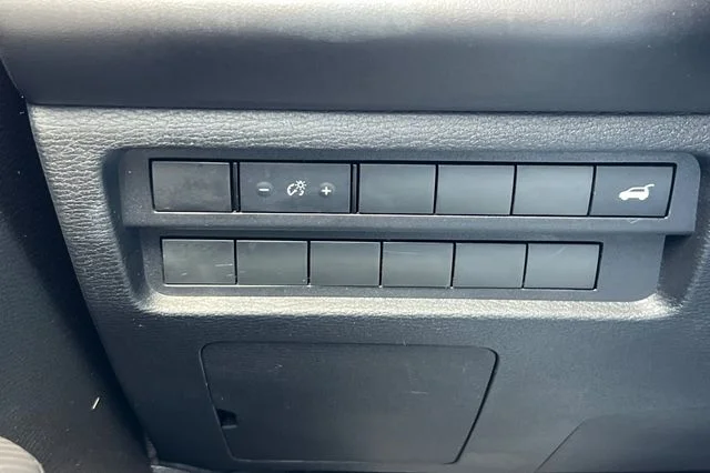 Used 2025 Cosmic Blue Metallic Mitsubishi Trail Edition image 33