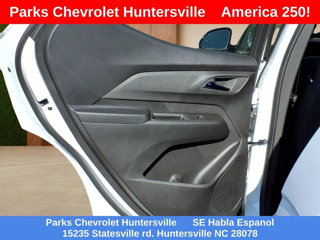 New 2027 Summit White Chevrolet LT image 24