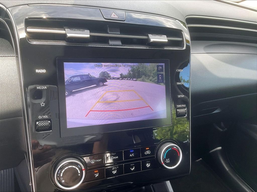 Used 2023 Silver Hyundai SE image 16