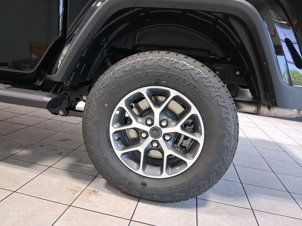 New 2026 Black Clear-Coat Exterior Paint Jeep Sport S image 32