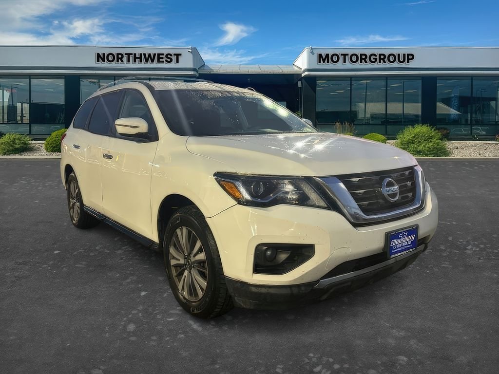 2017 Nissan Pathfinder SV