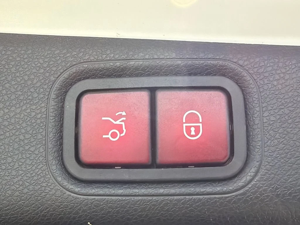 Used 2017 White Mercedes-Benz E 300 image 19