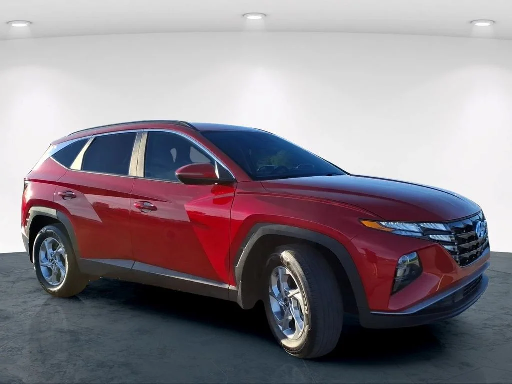 Used 2023 Red Hyundai SEL image 4