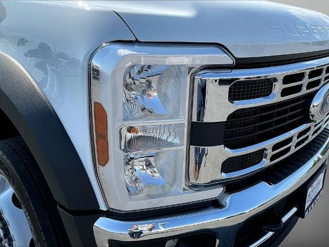 New 2026 Oxford White Ford F-450® XL image 75