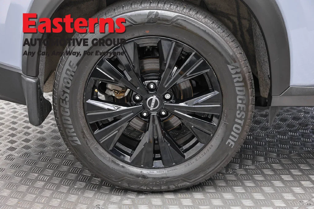 Used 2023 Gray Nissan SV image 28