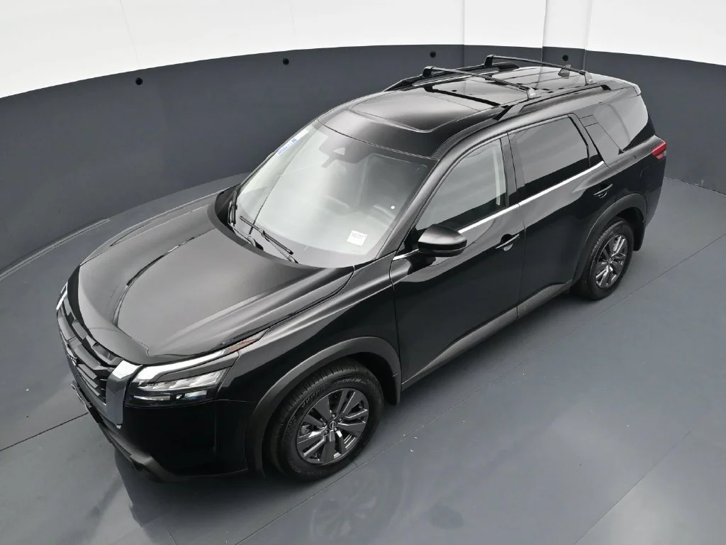Used 2025 Super Black Nissan SV image 42